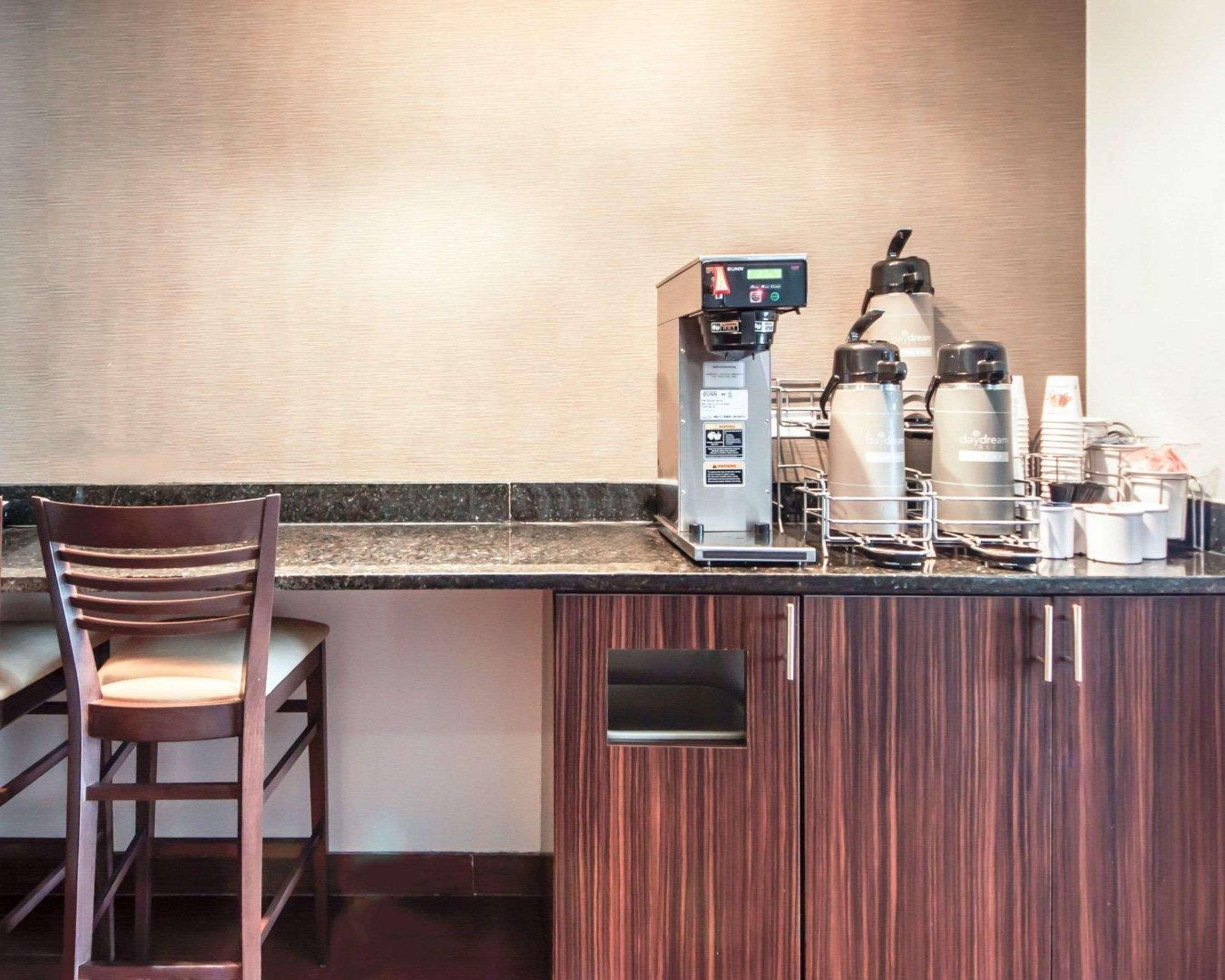 Sleep Inn&Suites Hennessey North Buitenkant foto