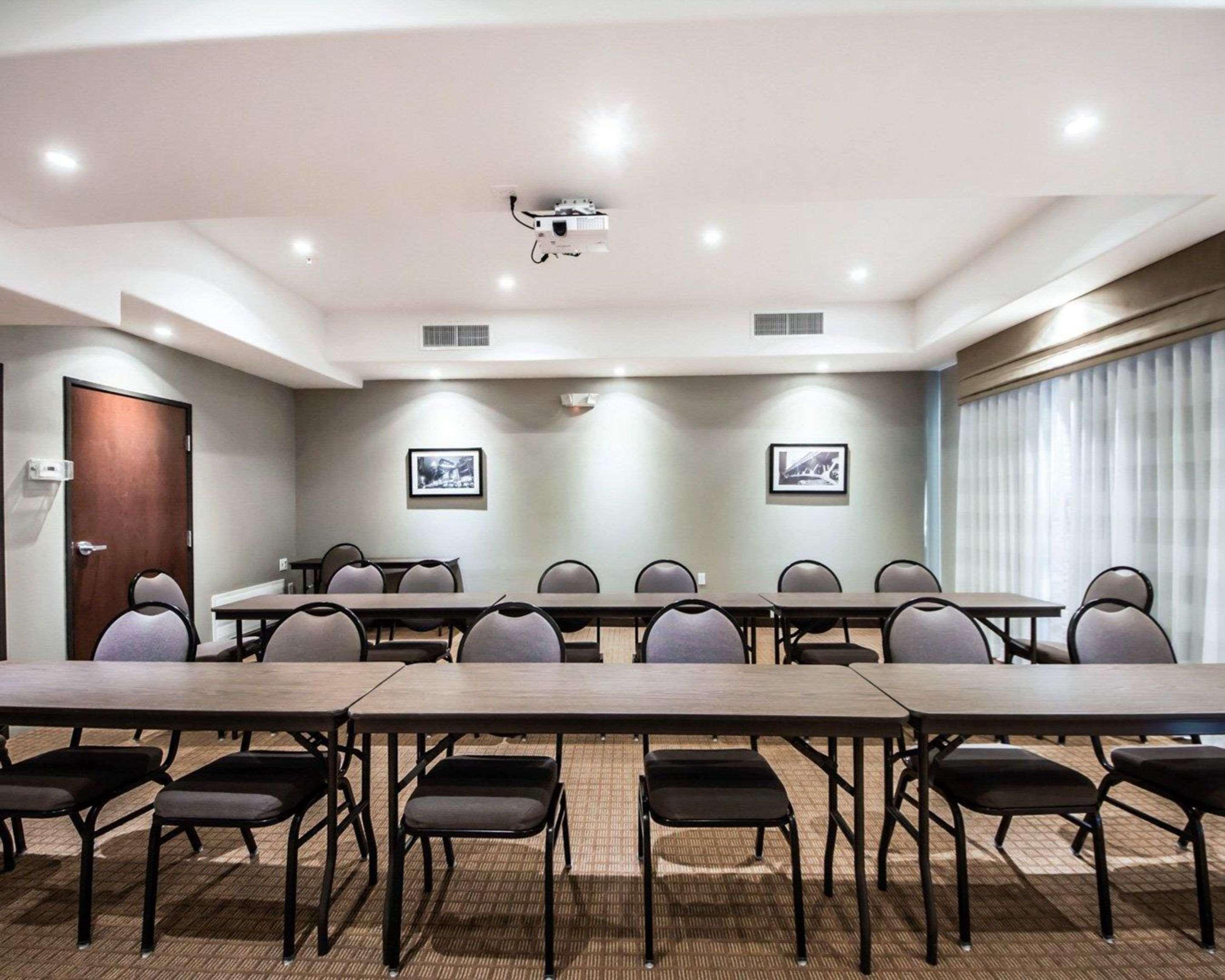 Sleep Inn&Suites Hennessey North Buitenkant foto